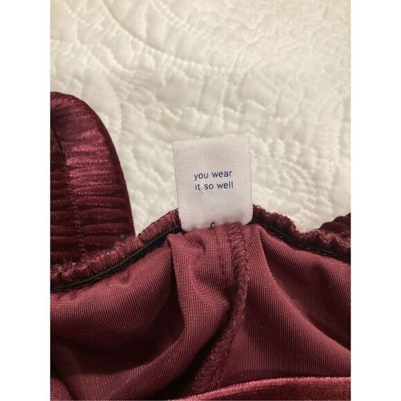 Old Navy Velvet Wide Leg Pants - Burgundy - Picture 3 of 6